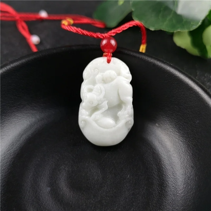 Zodíaco chinês esculpido jade  - Women'S Fashion Jewellery avaliação e preço